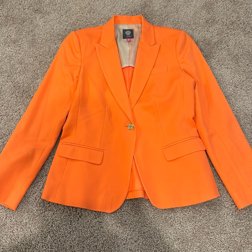 Vince Camuto, Blazer